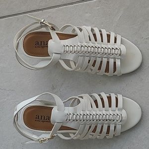 White block heel sandles